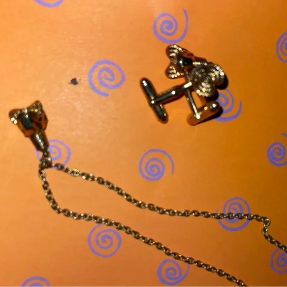 Elegant Gold Chain Necklace with Unique Charms
